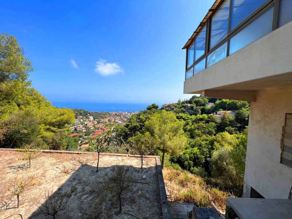 Villa Roquebrune-Cap-Martin 157m2 Open sea view, quiet area ISM Property