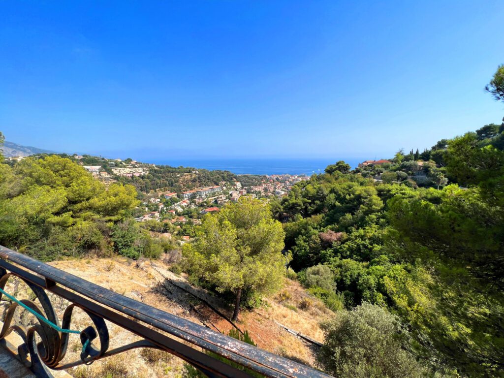 Villa Roquebrune-Cap-Martin 157m2 Open sea view, quiet area ISM Property