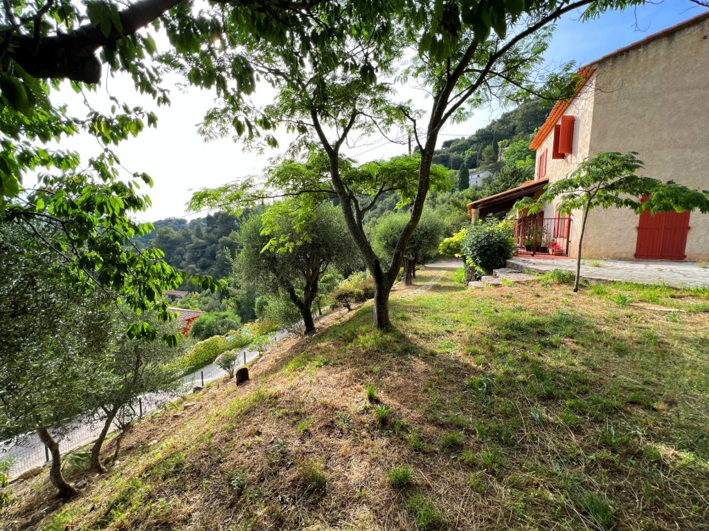Villa Eze 190m² vue mer panoramique , village d'Eze ISM Property