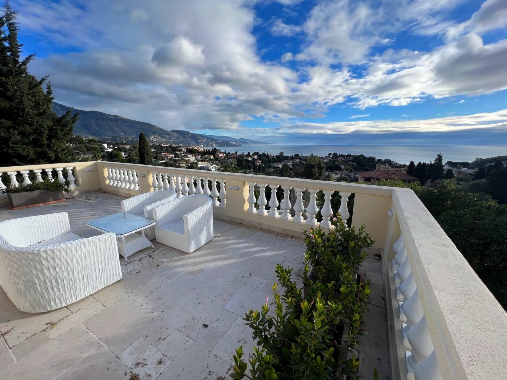 Villa Roquebrune-Cap-Martin 300m² Vue mer , proche Monaco ISM Property