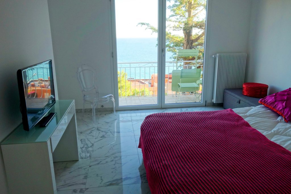 Villa Roquebrune-Cap-Martin 200m² Walk distance to the beaches and to Monaco ISM Property