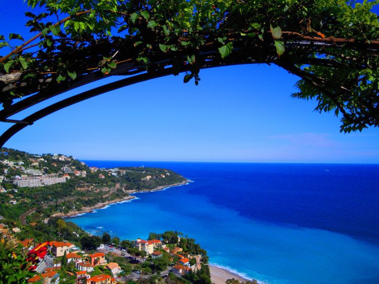 Apartment Roquebrune-Cap-Martin 280m² Border beaches and Monaco ISM Property