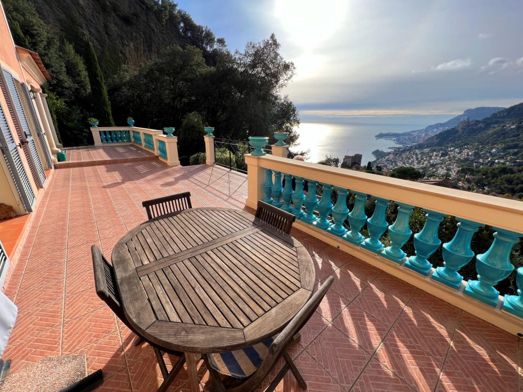 Villa Roquebrune-Cap-Martin 267m² vue de Monaco, calme ISM Property