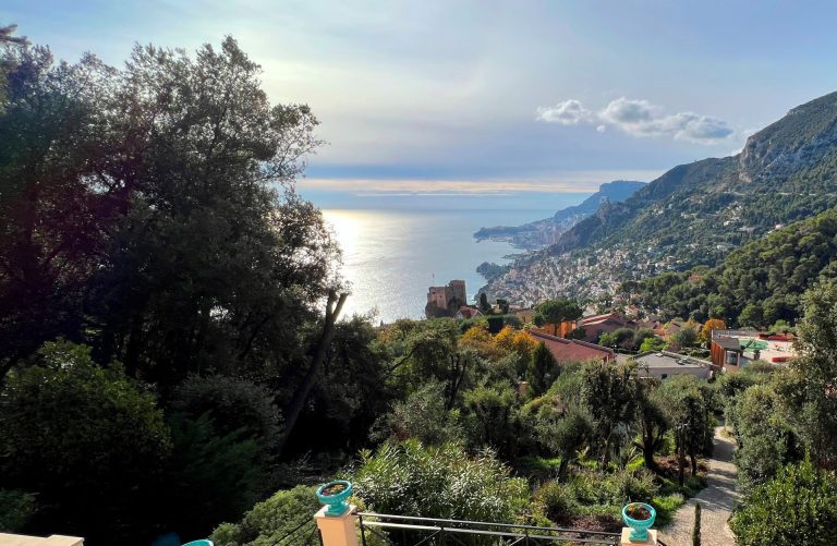 Villa Roquebrune-Cap-Martin 267m² Monaco view, quiet area ISM Property