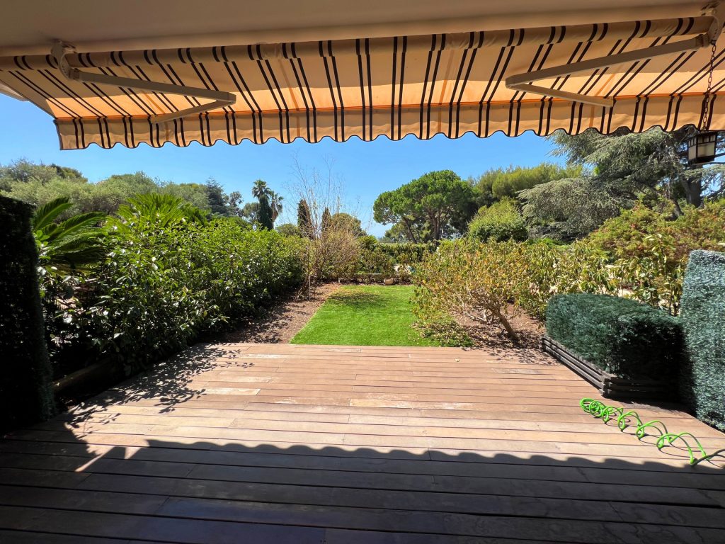 Apartment Roquebrune-Cap-Martin 76m² Beaches near by, private garden ISM Property