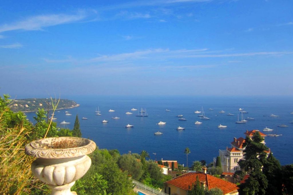 Appartement Roquebrune-Cap-Martin 280m² Limitrophe plages de Cabbe et Monaco a pieds ISM Property