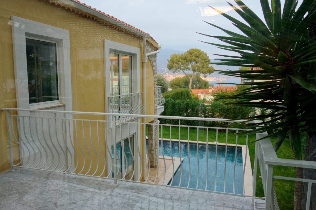 Villa Roquebrune-Cap-Martin 350m² Proche plages, et centre , vue mer , calme ISM Property
