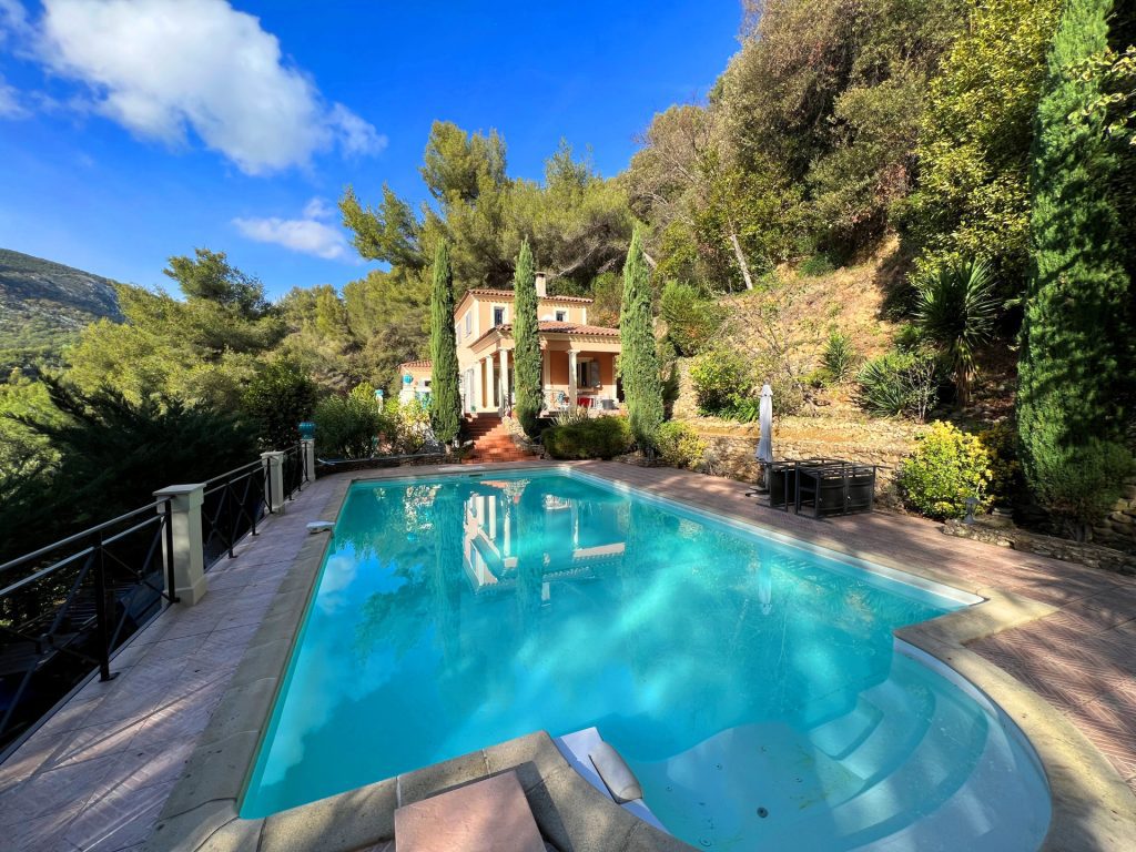 Villa Roquebrune-Cap-Martin 267m² Monaco view, quiet area ISM Property