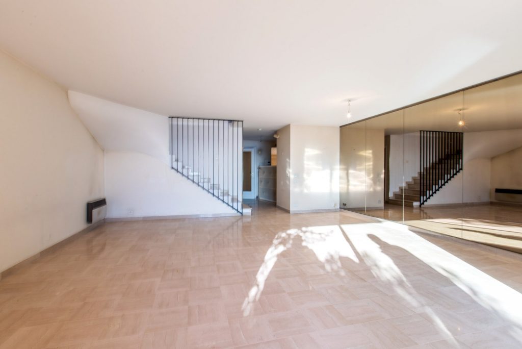 Appartement Villefranche-sur-Mer 110m² Proche plage , terrasse ISM Property