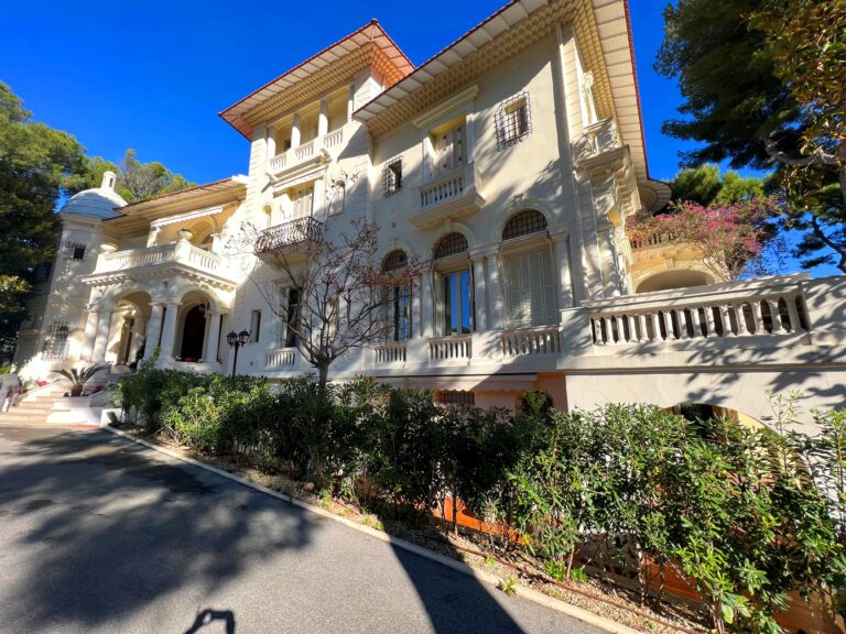 In the heart of Cap Martin , XIX century property ISM Property