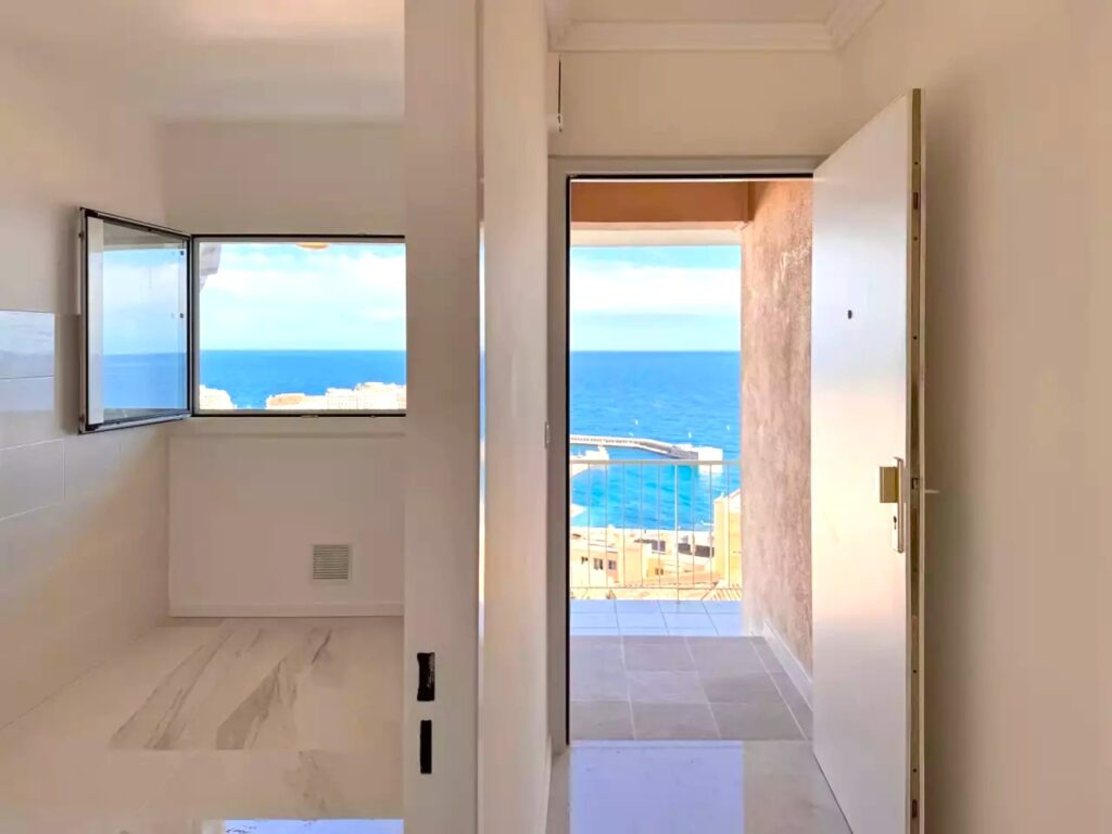 Walk distace to the beaches and to MONACO ISM Property