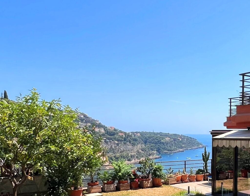 Proche plage , proche MONACO ISM Property