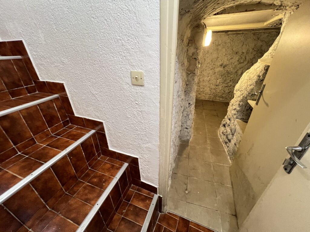Limitrophe Monaco ISM Property