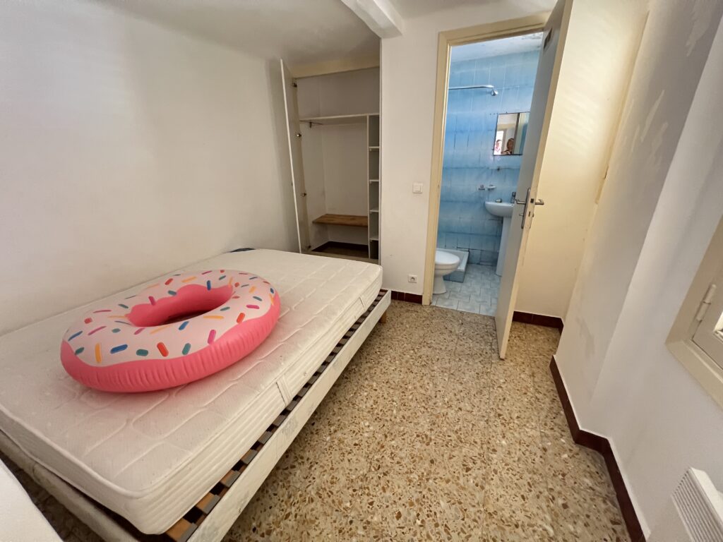 Limitrophe Monaco ISM Property