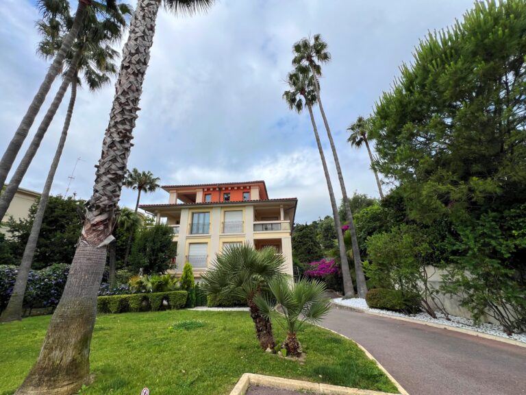 Appartement proche plage, terrasse à Beaulieu-sur-Mer, France ISM Property