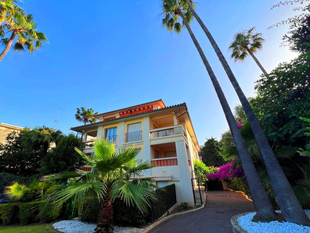 Appartement proche plage, terrasse à Beaulieu-sur-Mer, France ISM Property