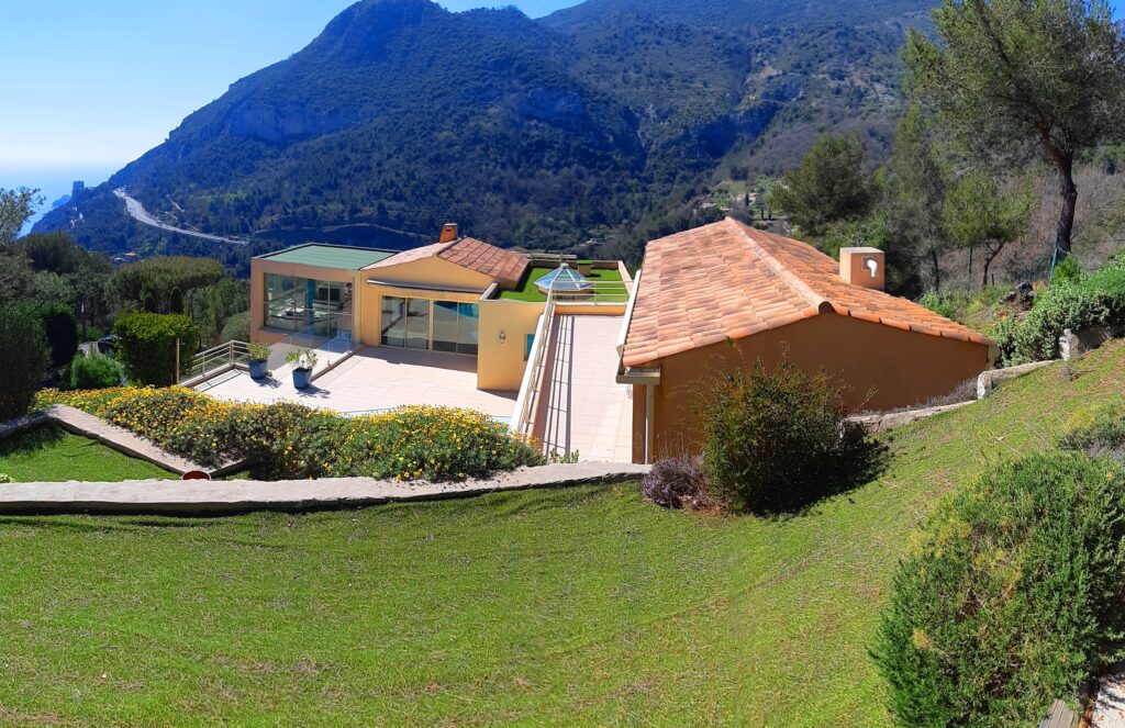 Villa proche Monaco, grande terrain, Villa 300m² ISM Property