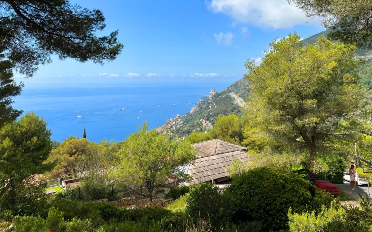 Large land , villa of 300sqm near Monaco ISM Property