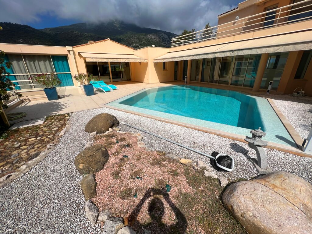 Villa proche Monaco, grande terrain, Villa 300m² ISM Property