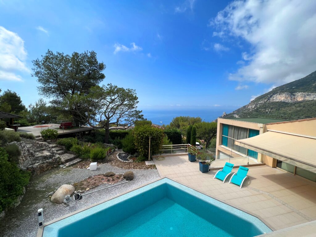 Villa proche Monaco, grande terrain, Villa 300m² ISM Property