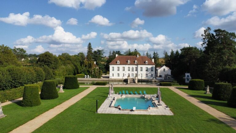 Château de XVIe siècle en Bourgogne ISM Property