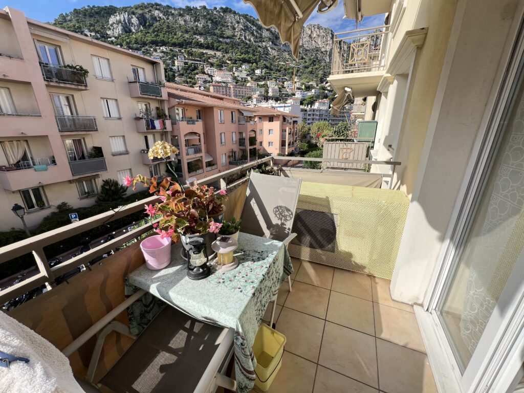 Centre ville , balcon, proche plage ISM Property