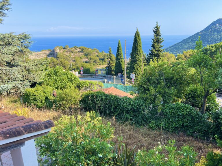 Sea view, near town , 2 villas ISM Property