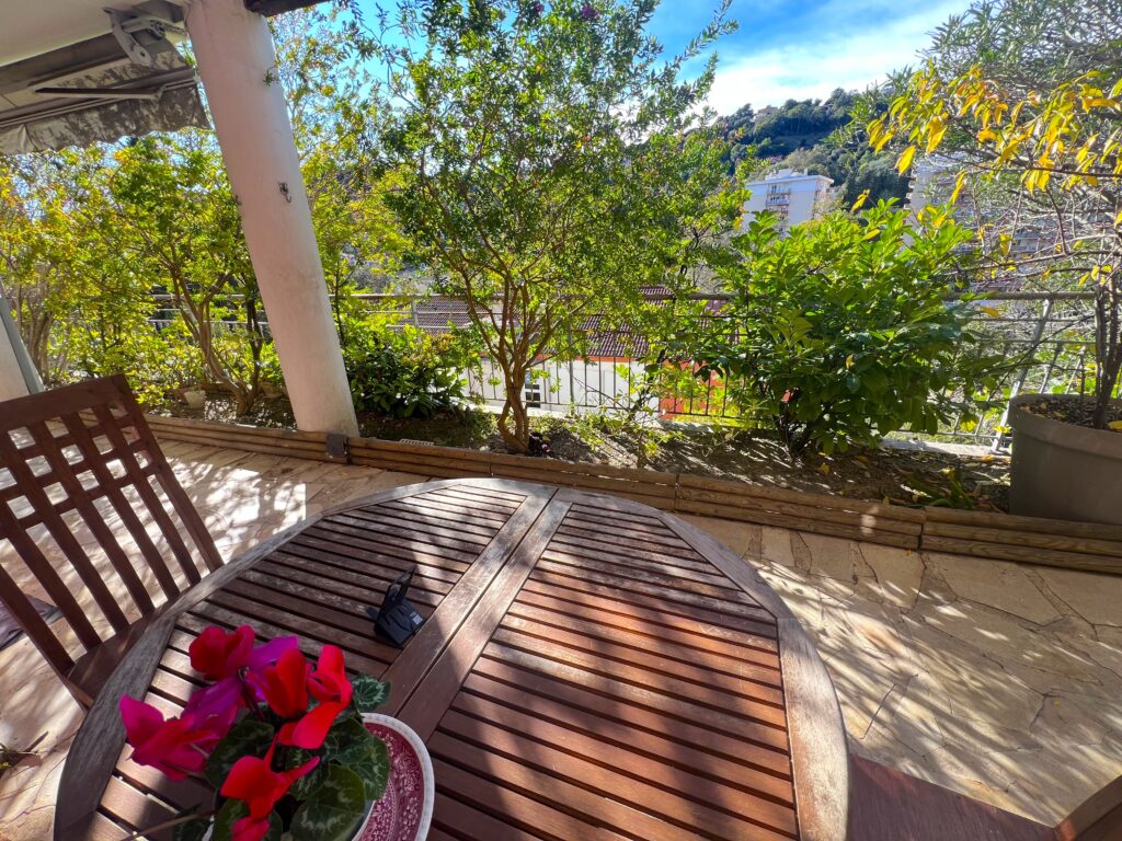 Au calme, terrasse/jardin ISM Property