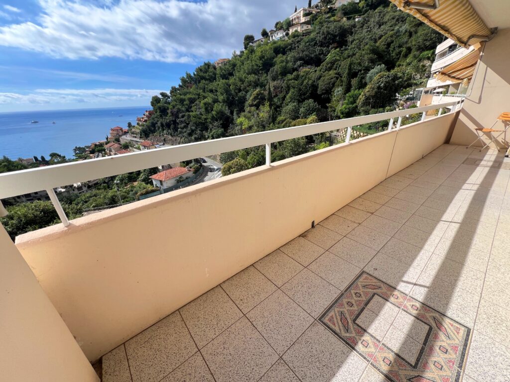 Vue mer , proche de MONACO, a pieds de plage Golf Bleu ISM Property