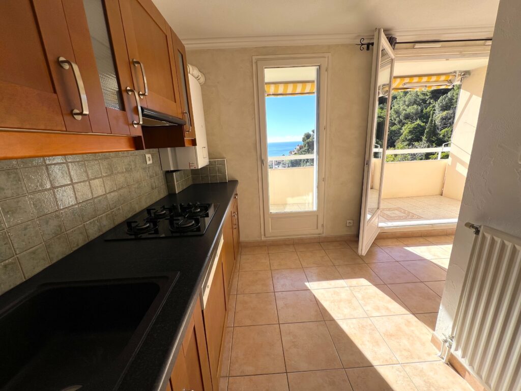 Vue mer , proche de MONACO, a pieds de plage Golf Bleu ISM Property