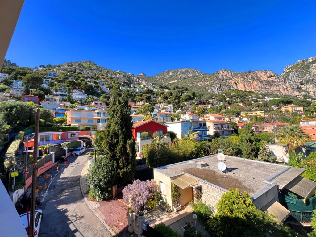 Investment Property in Eze-sur-Mer – 3 Minutes from the Beach ISM Property