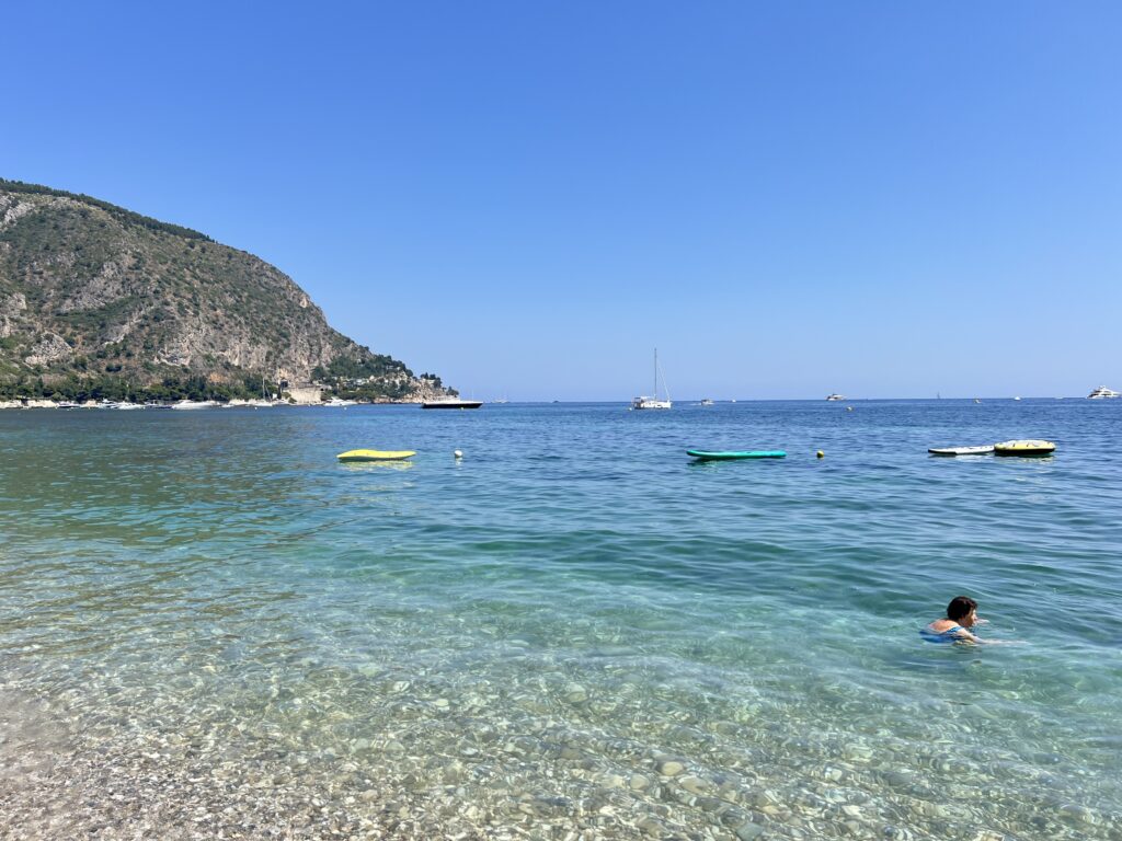 Plage a pieds, proche de Saint-Jean-Cap-Ferrat , Côte d'azur ISM Property