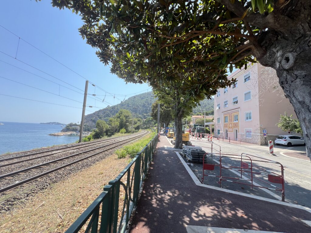 Plage a pieds, proche de Saint-Jean-Cap-Ferrat , Côte d'azur ISM Property