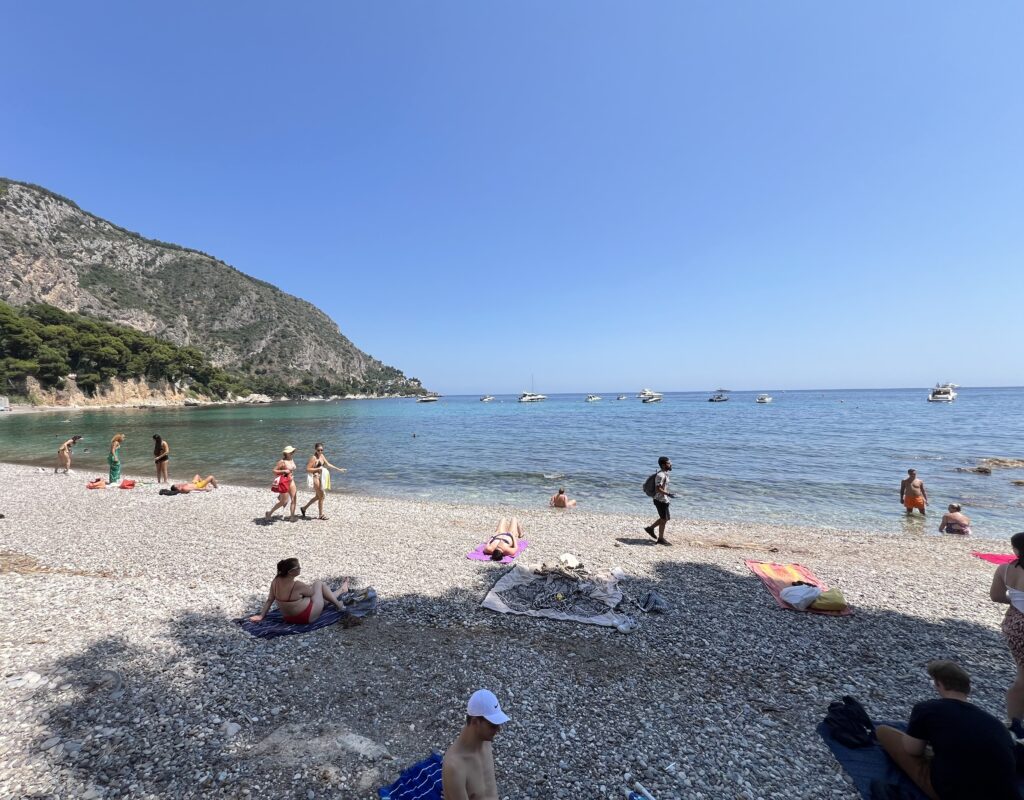 Plage a pieds, proche de Saint-Jean-Cap-Ferrat , Côte d'azur ISM Property