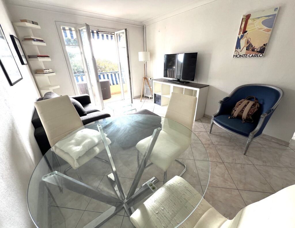 Border of Monaco 2-Bedroom Apartment with Sea View - Roquebrune-Cap-Martin ISM Property