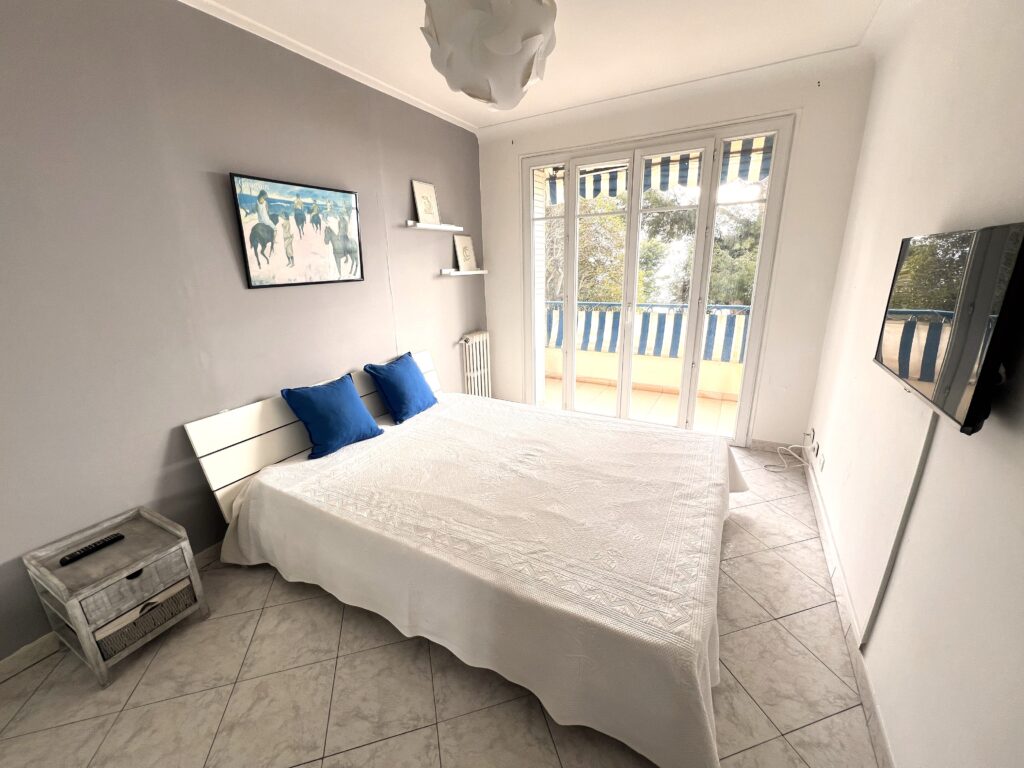 Border of Monaco 2-Bedroom Apartment with Sea View - Roquebrune-Cap-Martin ISM Property
