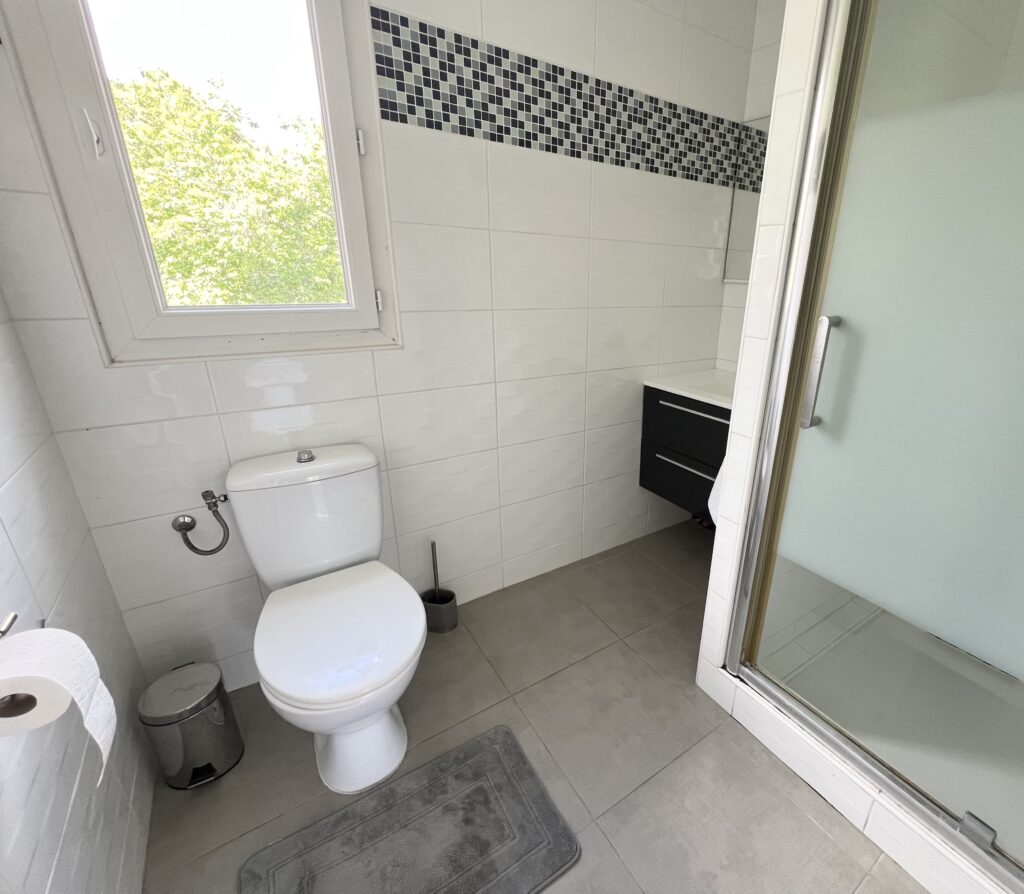 View ower the hils, near town center, quiet area , pool ISM Property