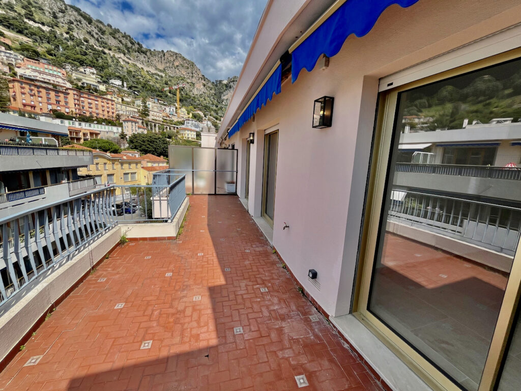 Sea view, large terrace , near beaches ISM Property
