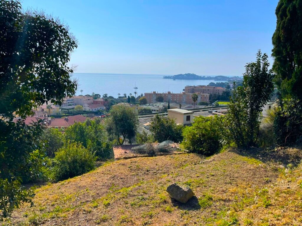 Land with sea view near beaches ISM Property