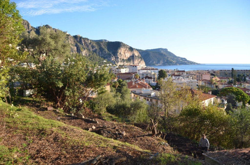 Land with sea view near beaches ISM Property
