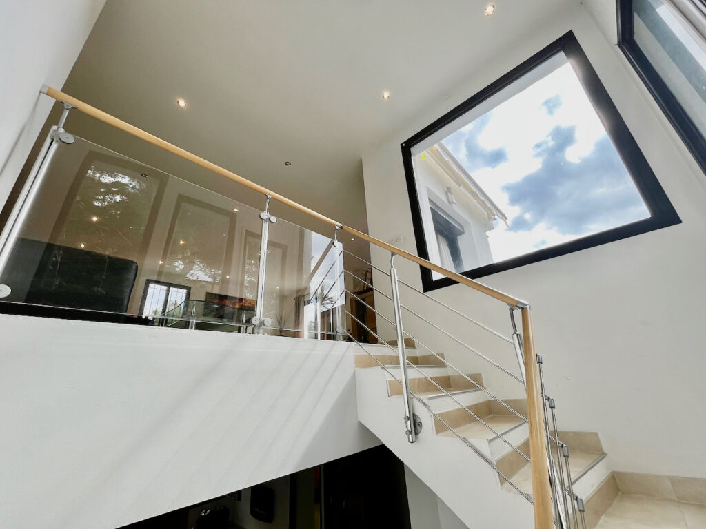 Proche de Monaco,proche de village de La Turbie, piscine , 120000m² terrain ISM Property