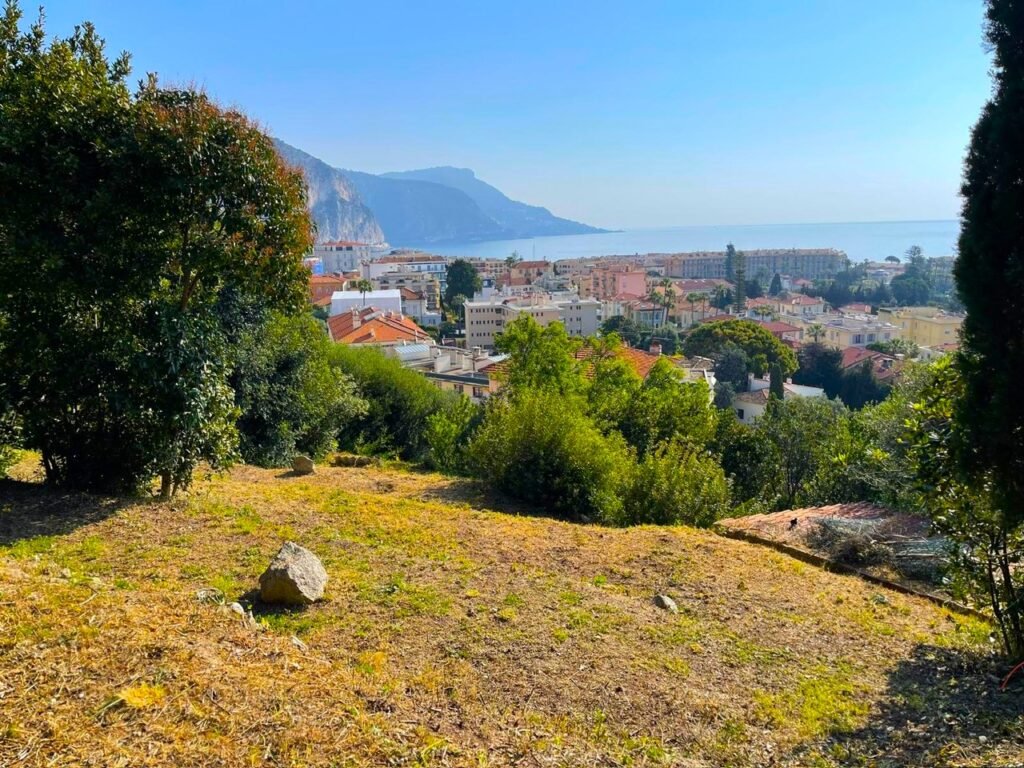 Land with sea view near beaches ISM Property