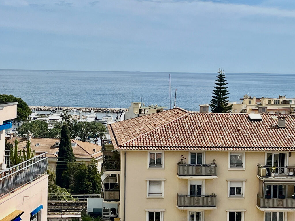 Sea view, large terrace , near beaches ISM Property