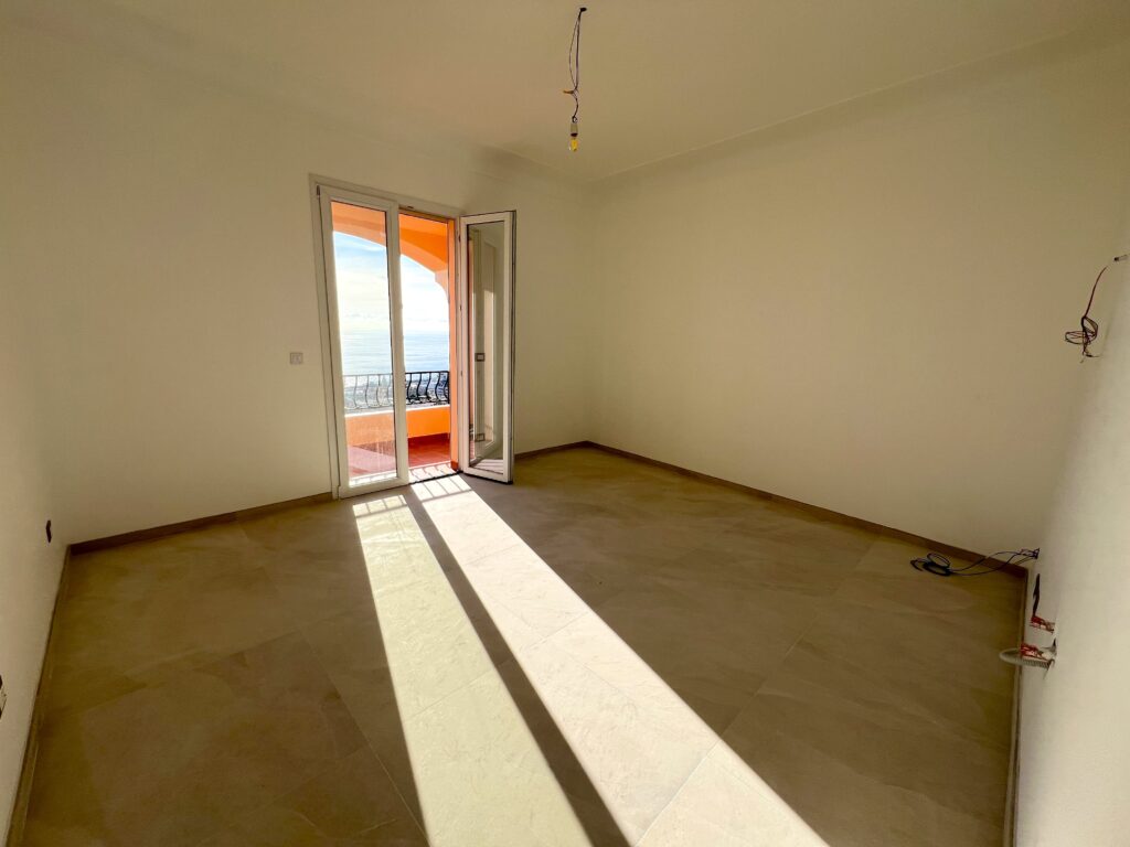 Sea View Apartment with Terrace – Beausoleil Border Monaco ISM Property