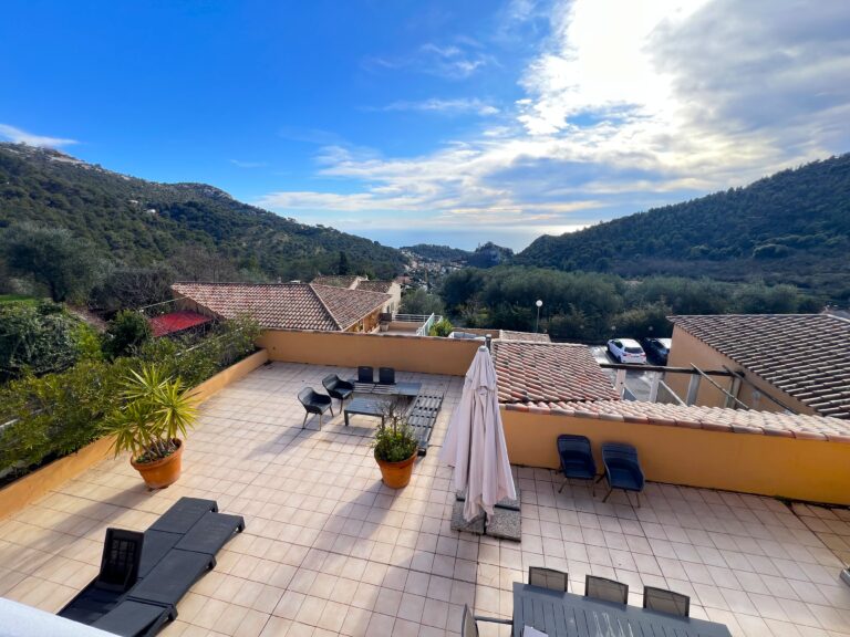 Apartment/Villa with Panoramic Sea Views and Land – For Sale in Èze Near Monaco ISM Property