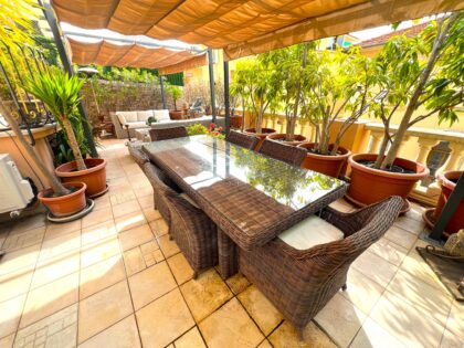 Border Monaco, Villa from XIX century with a garage and garden ISM Property