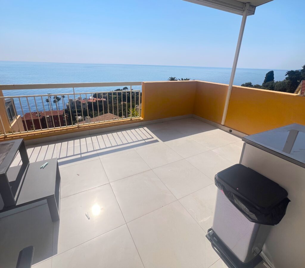 Vue mer panoramique, appartement proche de plage