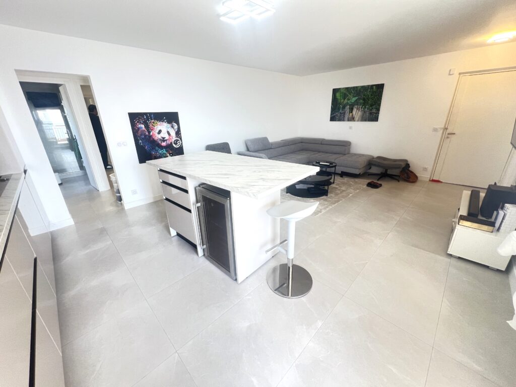 Vue mer panoramique, appartement proche de plage