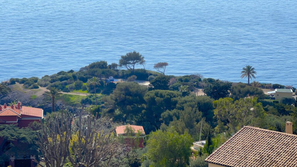 Vue mer panoramique, appartement proche de plage
