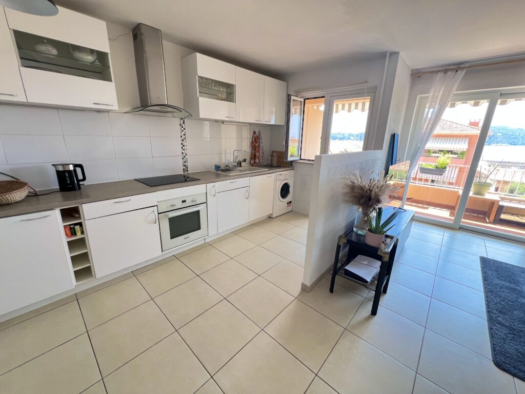 Vue mer, calme, terrasse , Villefranche-sur-mer ISM Property